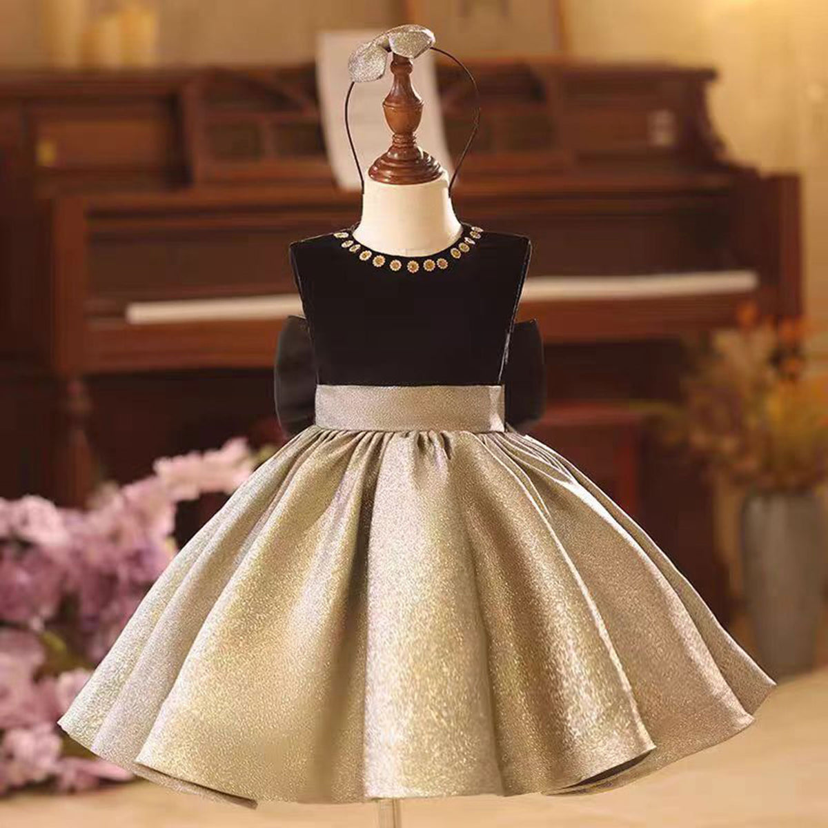 A-Line Flower Girl Dresses With Bow Sleeveless Gold J858