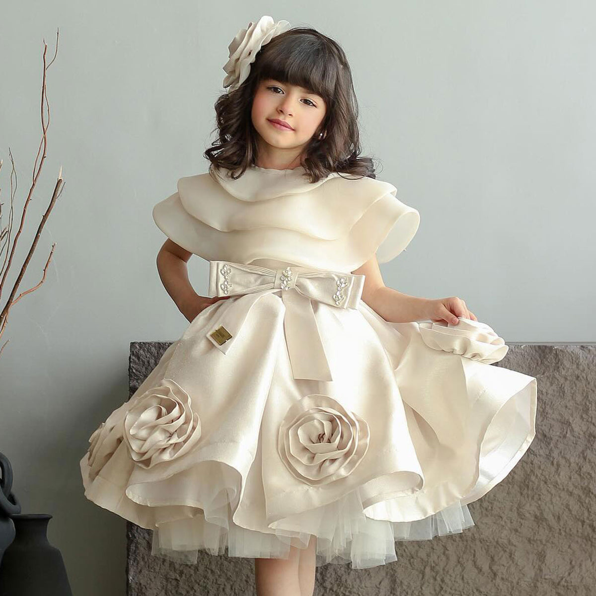 Elegant Beige Girl Dresses Handmade Flowers with Headgear J104