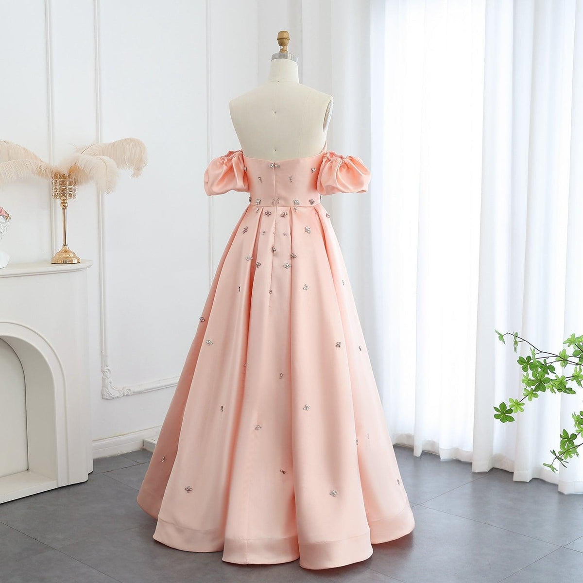 Arabic Women Blush Pink Satin Dubai Evening Dresses with Cap Sleeves Crystal Wedding Party Gowns SS442