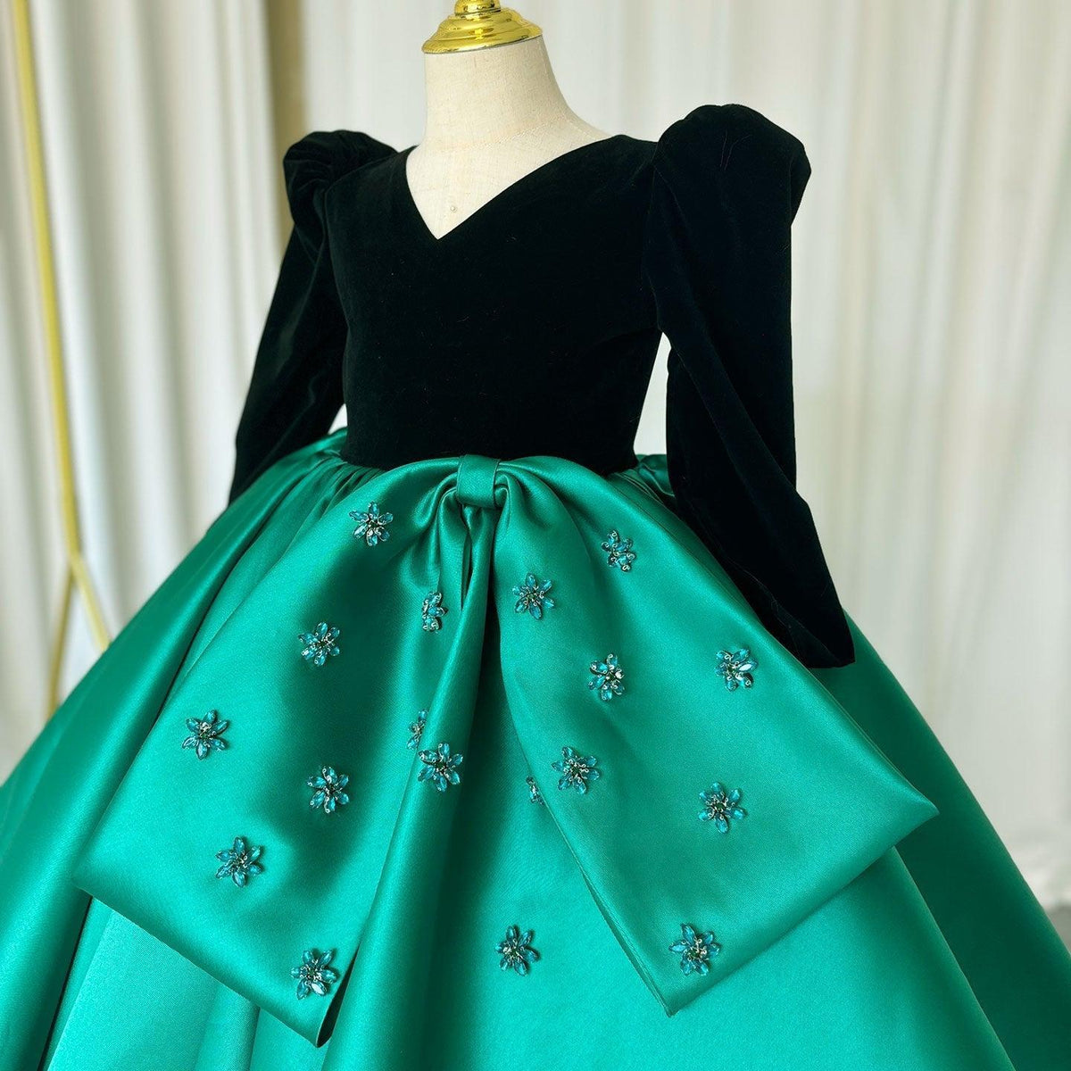 Jill Luxury Arabic Green Girl Dress Crystal V-Neck Dubai Kids Princess J367