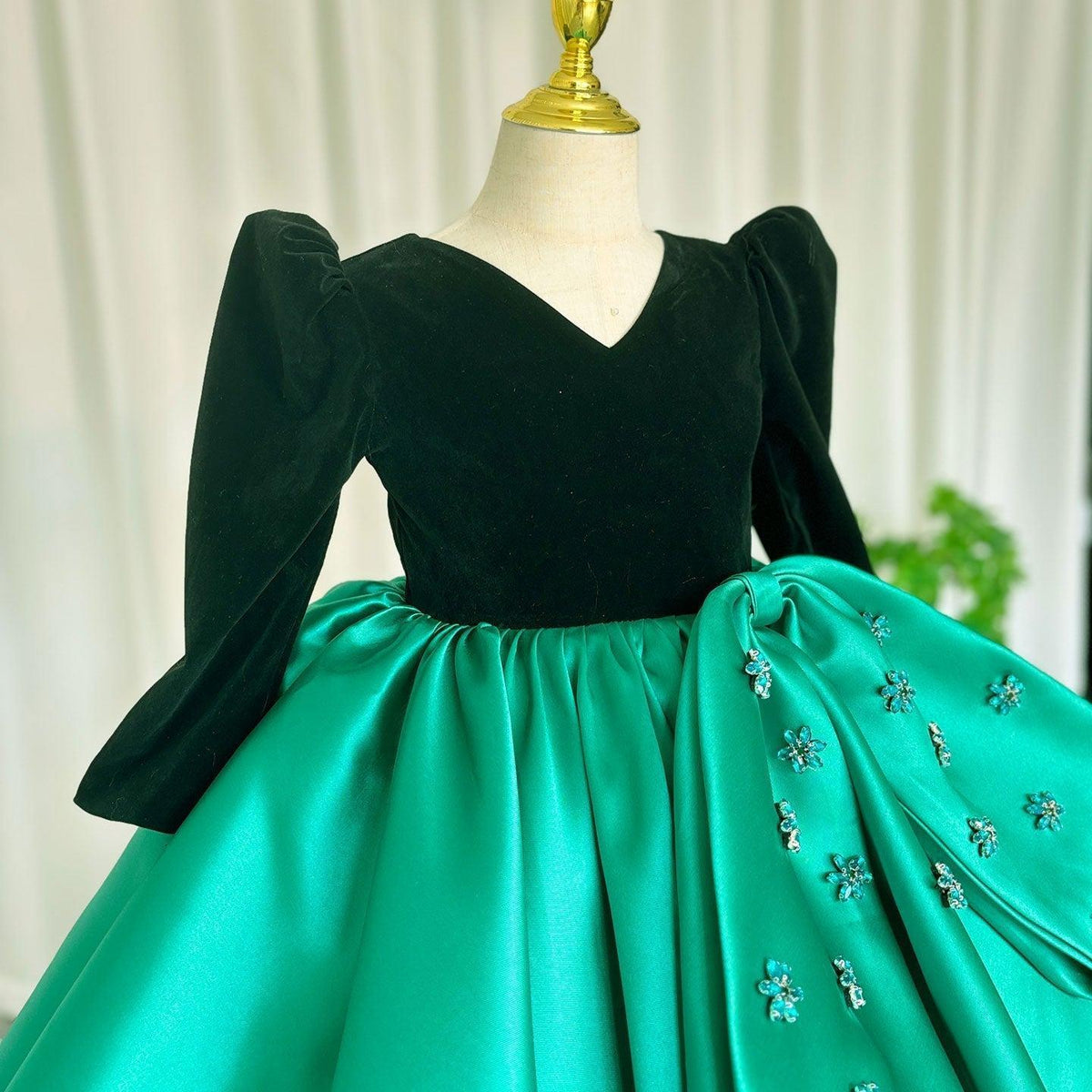 Jill Luxury Arabic Green Girl Dress Crystal V-Neck Dubai Kids Princess J367