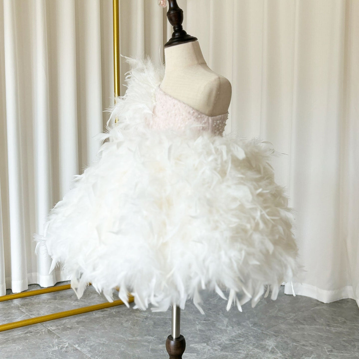 Jill Luxury Arabic White Girl Dress Feathers for Kids Princess J394