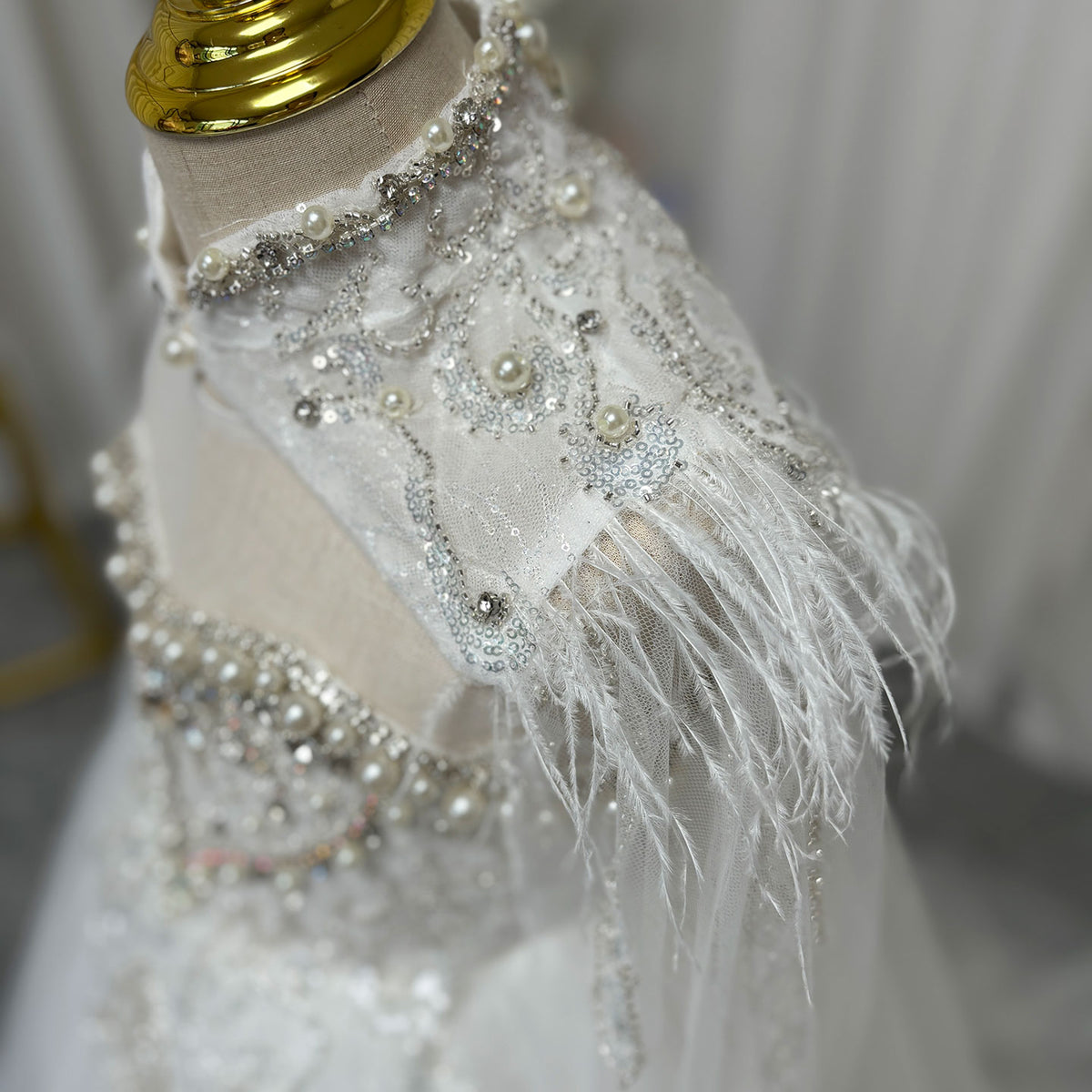 Jill Luxury White Feather Girl Dress with Detachable Cap J124