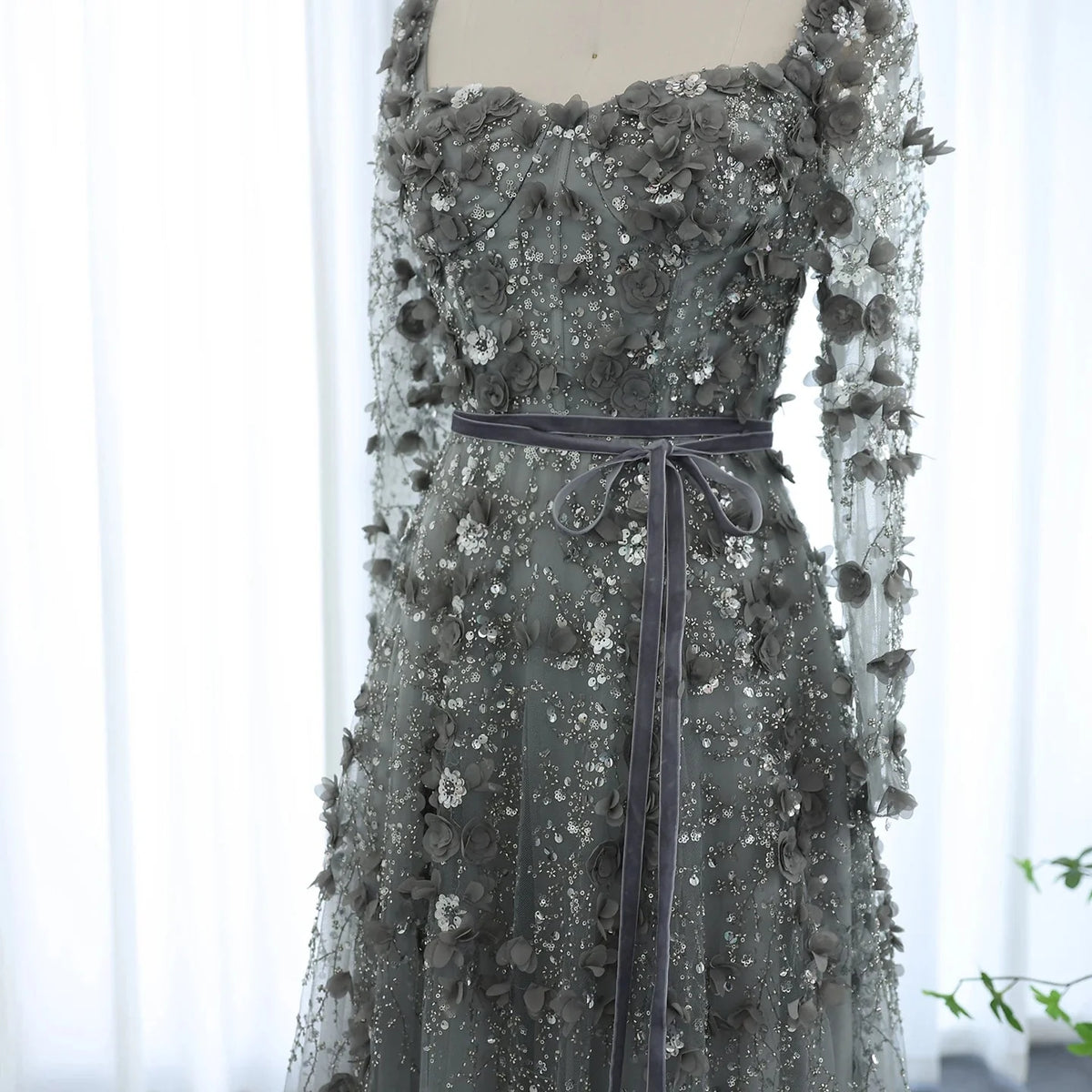 Luxury 3D Flower Gray Long Sleeves Evening Dresses SS353
