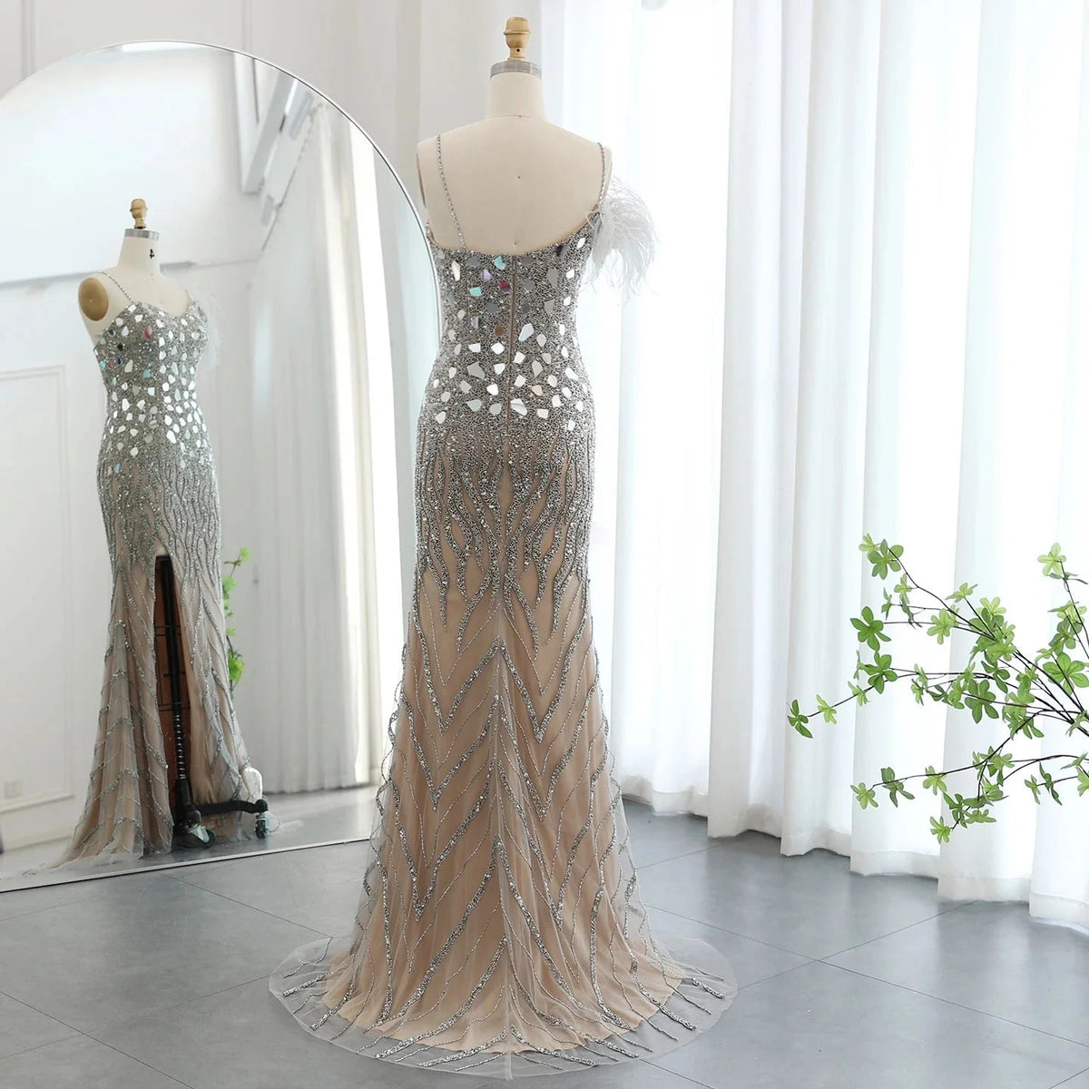 Luxury Beaded Feather Mermaid Silver Nude Evening Dress for Women Wedding Party Elegant Dubai Formal Prom Gown SS165