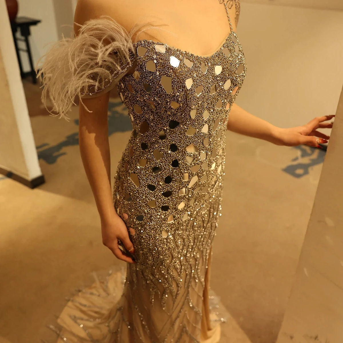 Luxury Beaded Feather Mermaid Silver Nude Evening Dress for Women Wedding Party Elegant Dubai Formal Prom Gown SS165