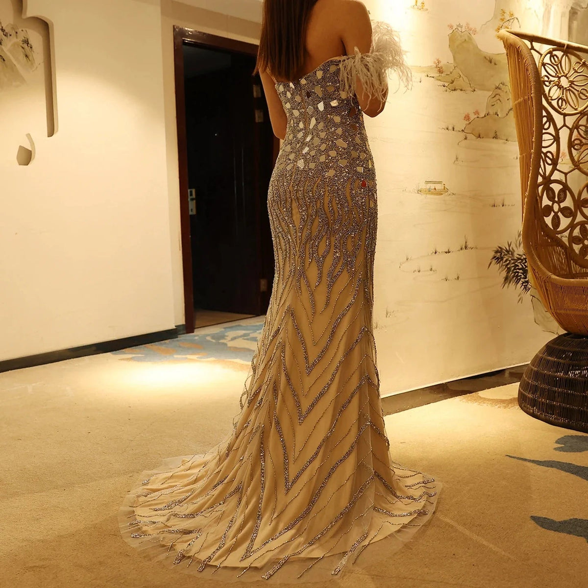 Luxury Beaded Feather Mermaid Silver Nude Evening Dress for Women Wedding Party Elegant Dubai Formal Prom Gown SS165
