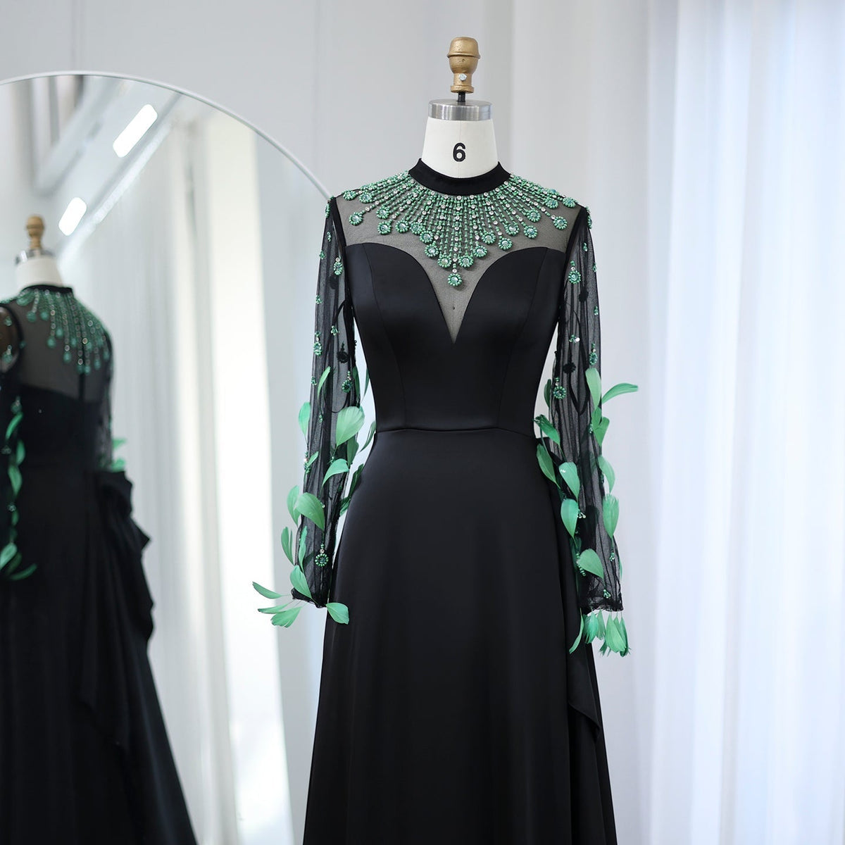 Luxury Dubai Emerald Green Feathers Black Evening Dress Long Sleeves Saudi Arabia Women Formal Party Gowns SS457