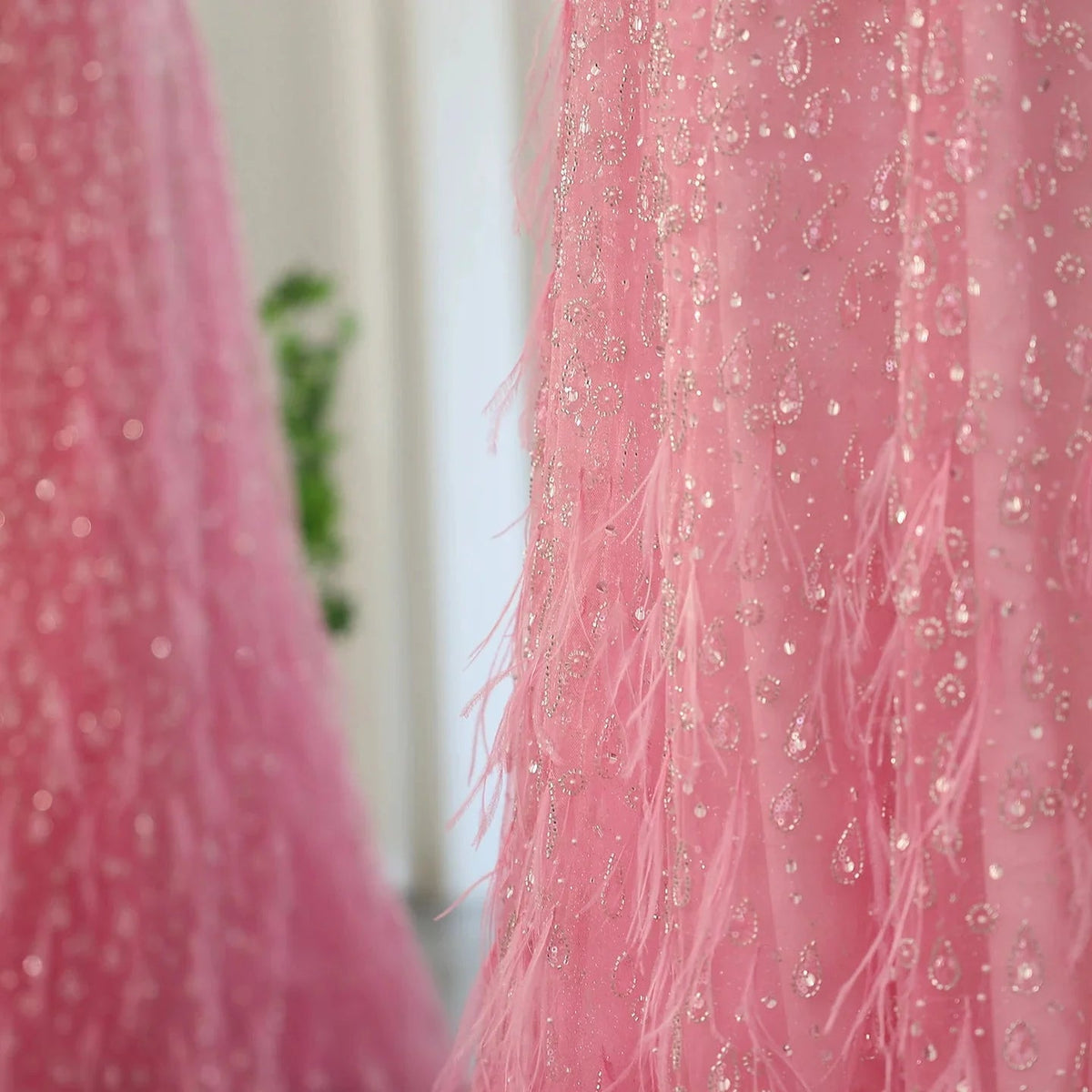 Luxury Dubai Feather One Shoulder Evening Dresses with Cape Sleeves Rose Gold Lilac Women Wedding Party Gowns SS438