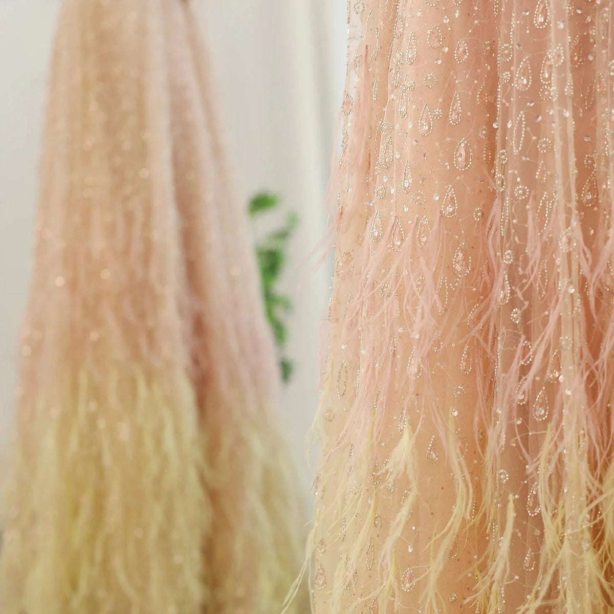Luxury Dubai Feather One Shoulder Evening Dresses with Cape Sleeves Rose Gold Lilac Women Wedding Party Gowns SS438