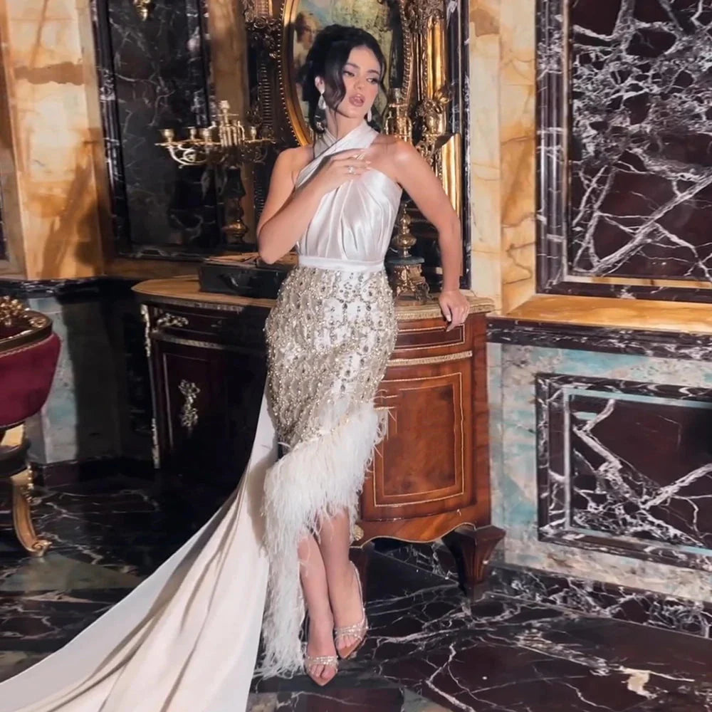 Luxury Dubai Feather White Mermaid Evening Dress with Cape Halter 2024 Arabic Women Wedding Prom Party Gowns SS350