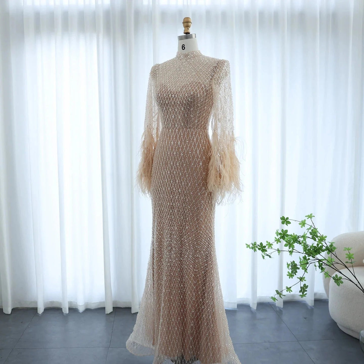 Luxury Dubai Feathers Nude Evening Dresses Long Sleeves Elegant High Neck Arabic Wedding Formal Party Gowns SS227