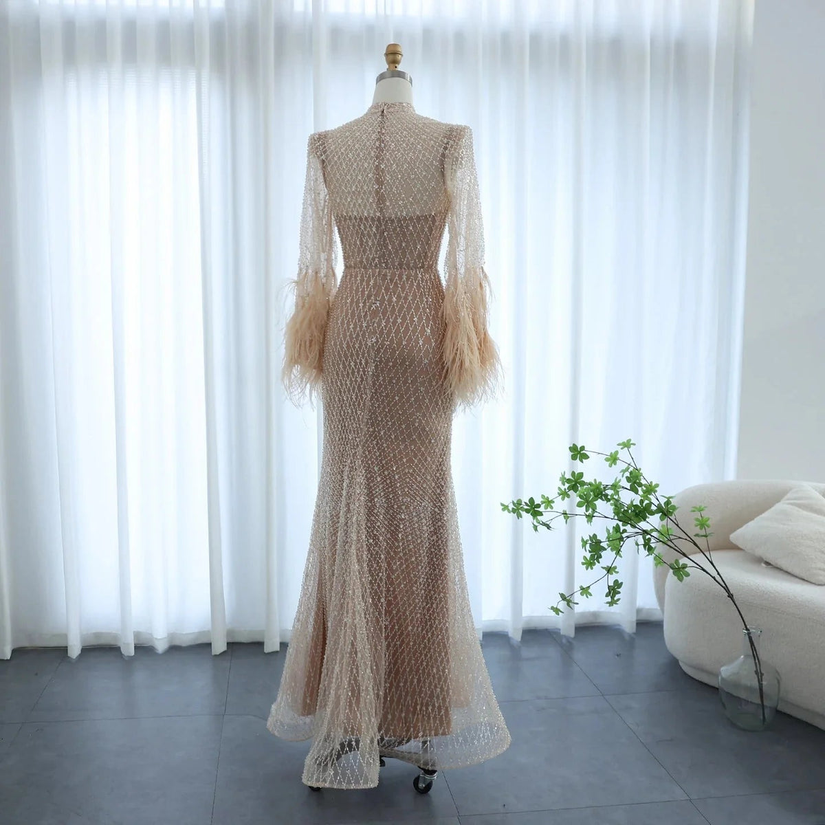 Luxury Dubai Feathers Nude Evening Dresses Long Sleeves Elegant High Neck Arabic Wedding Formal Party Gowns SS227