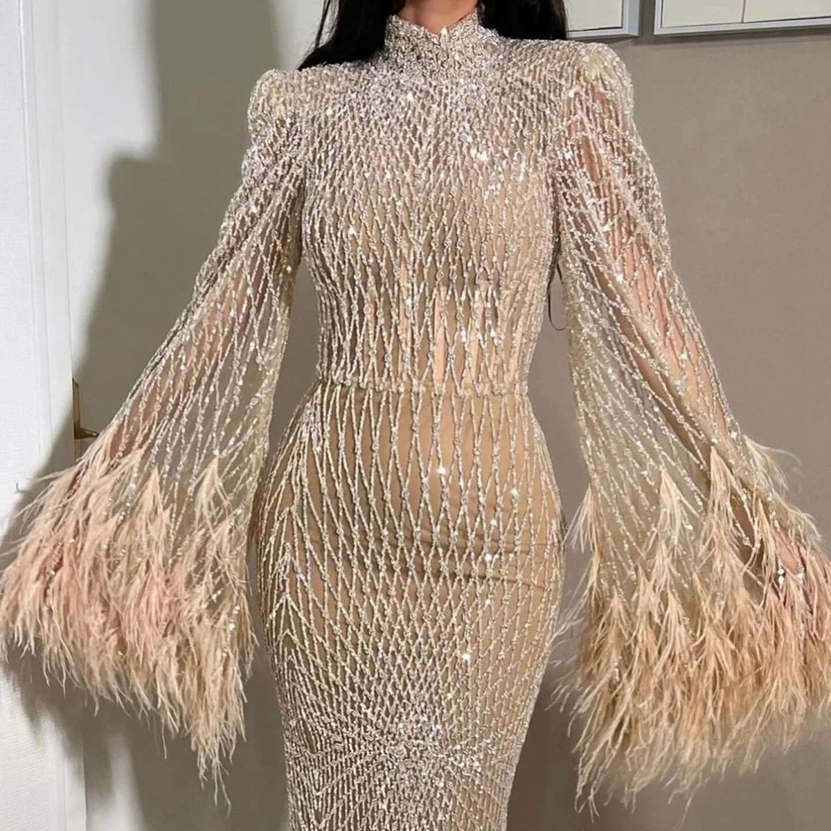 Luxury Dubai Feathers Nude Evening Dresses Long Sleeves Elegant High Neck Arabic Wedding Formal Party Gowns SS227