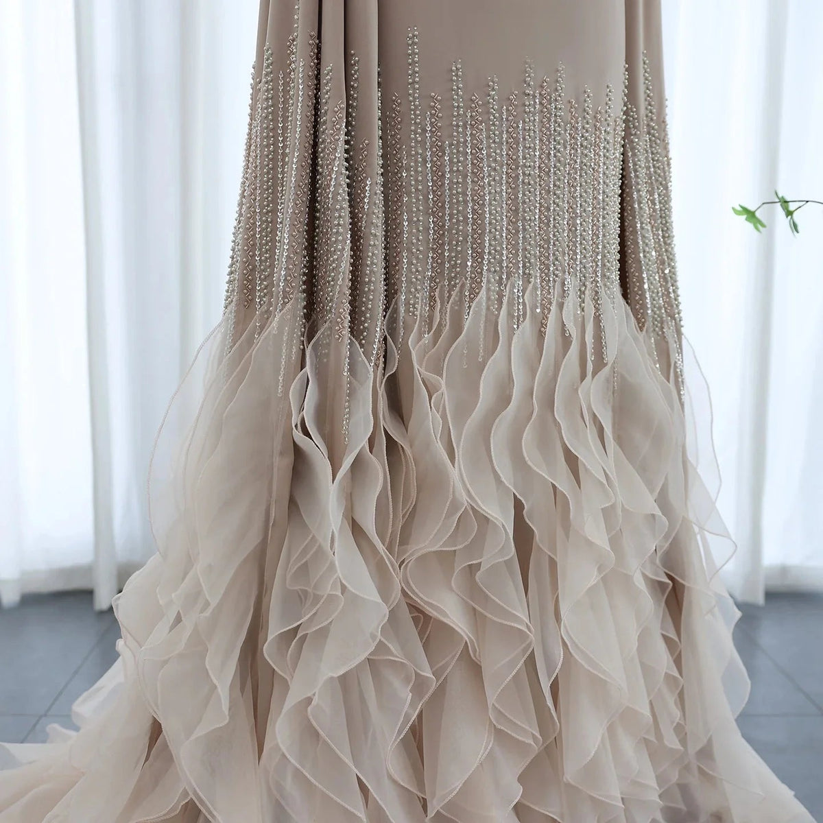 Luxury Dubai Mermaid Nude Evening Dresses with Cape Sleeves Tiered Ruffles Arabic Women Wedding Party Gowns SS440