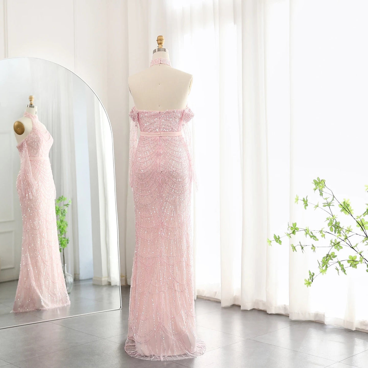 Luxury Dubai Nude Mermaid Evening Dresses with Gloves Sexy Halter Arabic Women Wedding Formal Party Gowns SS289