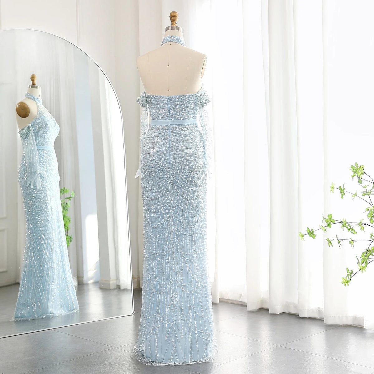 Luxury Dubai Nude Mermaid Evening Dresses with Gloves Sexy Halter Arabic Women Wedding Formal Party Gowns SS289