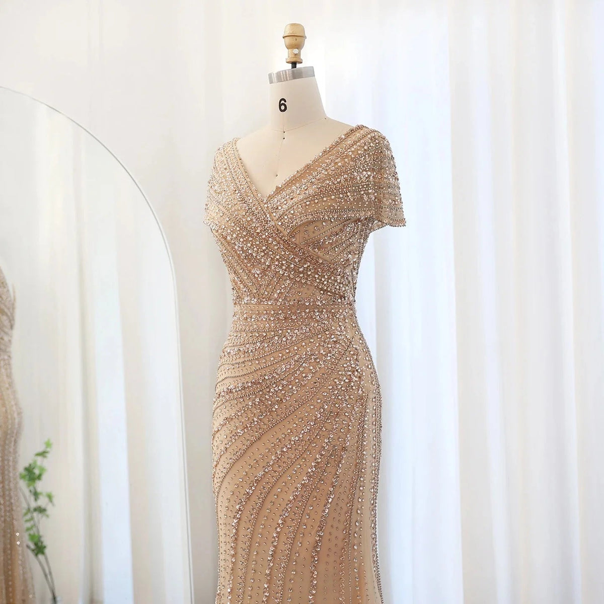 Luxury Dubai Silver Nude Mermaid Evening Dresses for Women Wedding Elegant Cap Sleeves Arab Formal Party Gowns SS045