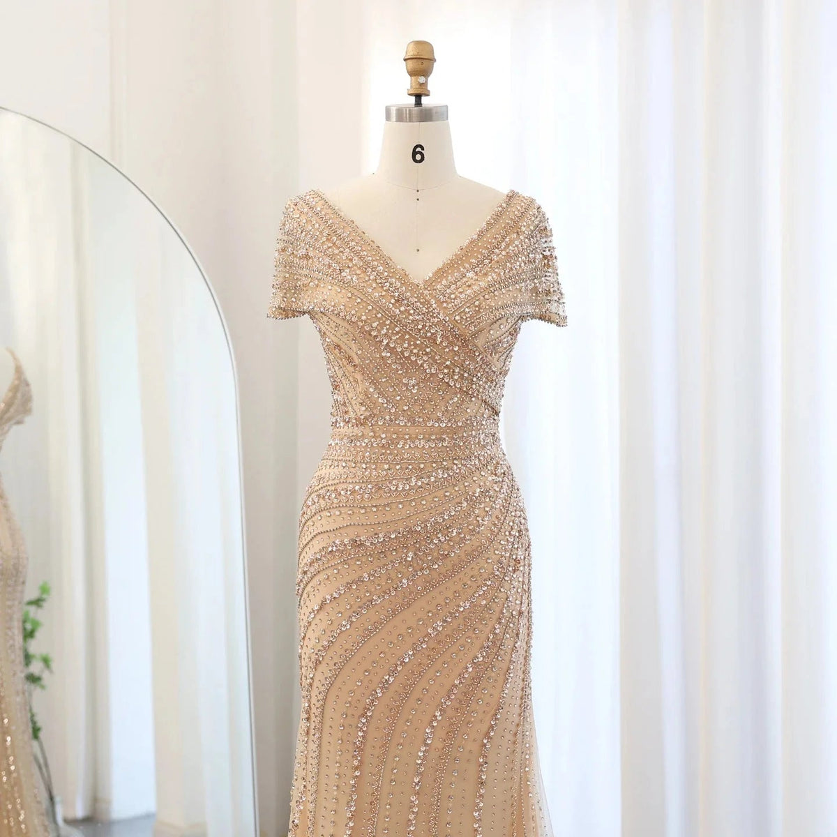 Luxury Dubai Silver Nude Mermaid Evening Dresses for Women Wedding Elegant Cap Sleeves Arab Formal Party Gowns SS045