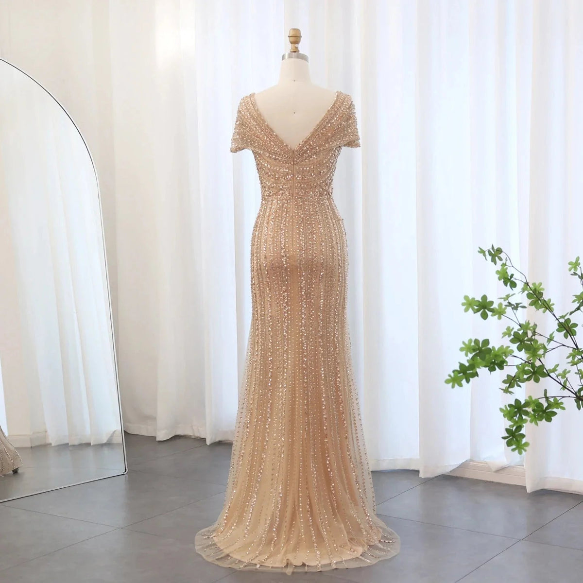 Luxury Dubai Silver Nude Mermaid Evening Dresses for Women Wedding Elegant Cap Sleeves Arab Formal Party Gowns SS045