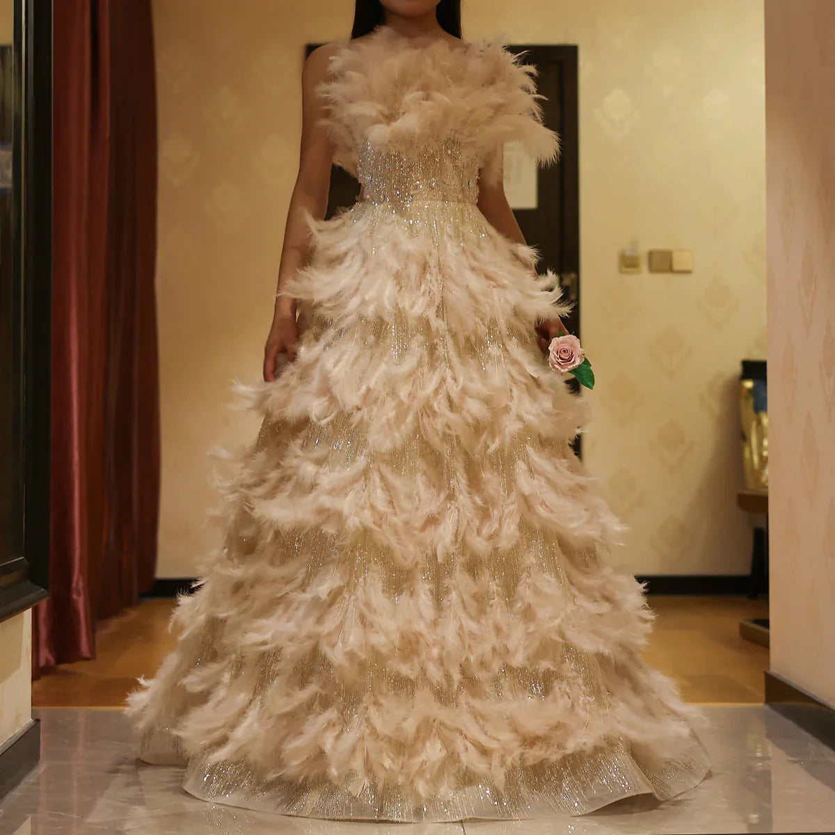 Luxury Feathers Princess Ball Gown Cream Evening Dress for Women Wedding Engament Party Dress SS532