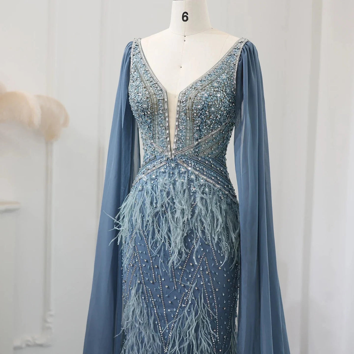 Luxury Mermaid Blue Feathers Evening Dress with Cape Sleeve Backless Prom Dresses for Women Wedding Party Gowns SS027
