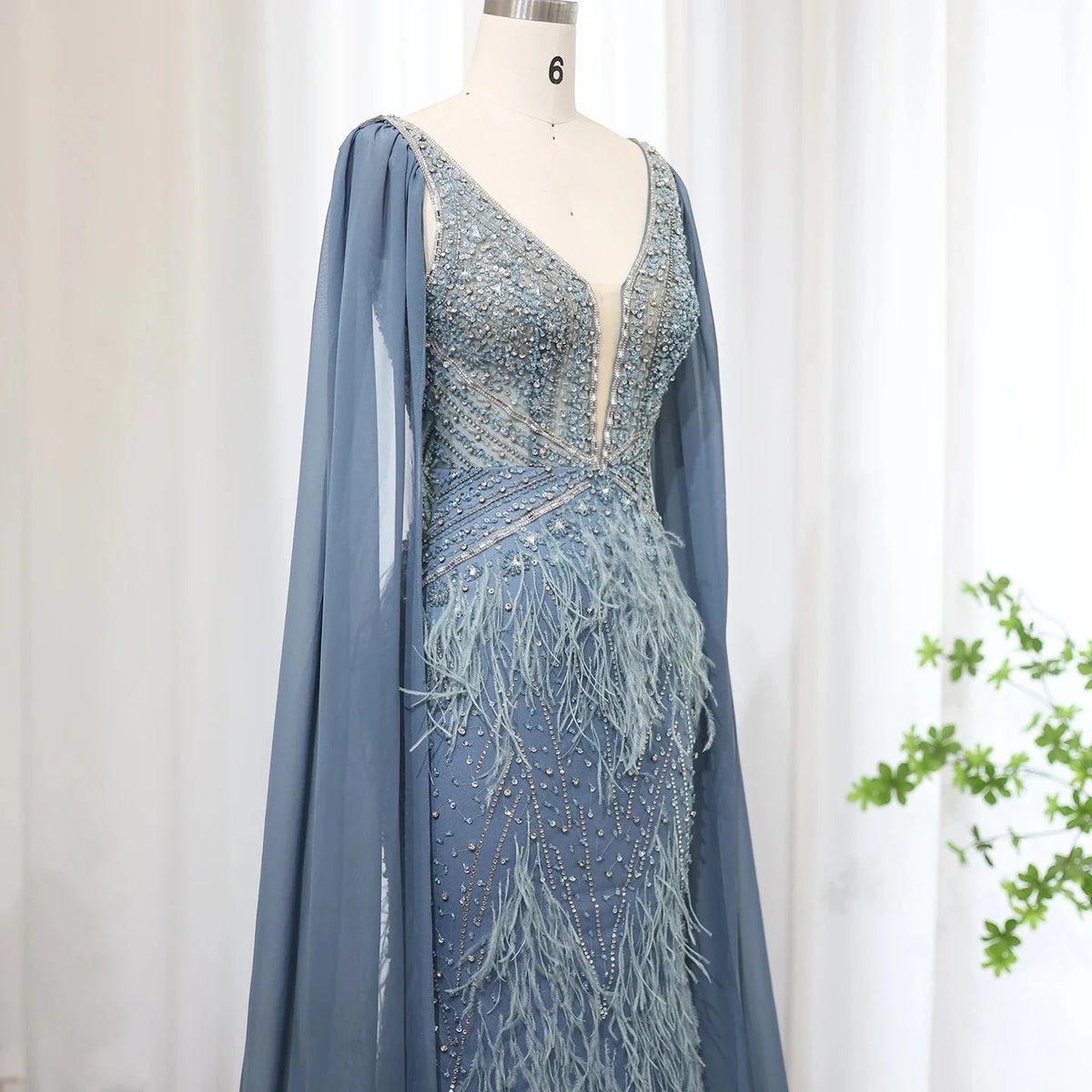 Luxury Mermaid Blue Feathers Evening Dress with Cape Sleeve Backless Prom Dresses for Women Wedding Party Gowns SS027