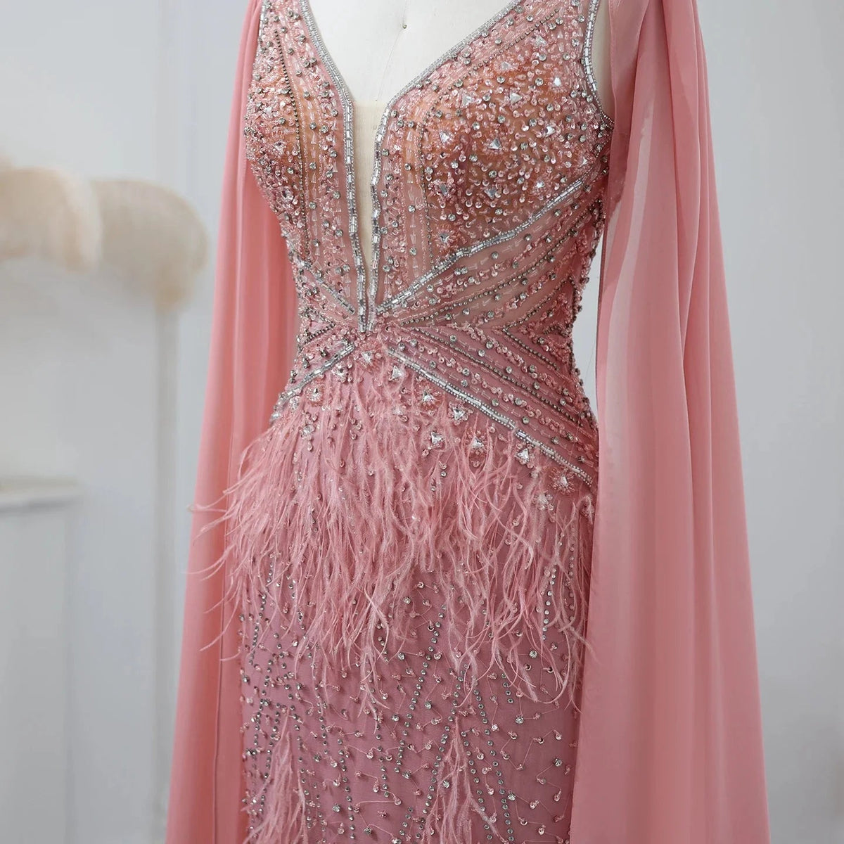 Luxury Mermaid Blue Feathers Evening Dress with Cape Sleeve Backless Prom Dresses for Women Wedding Party Gowns SS027