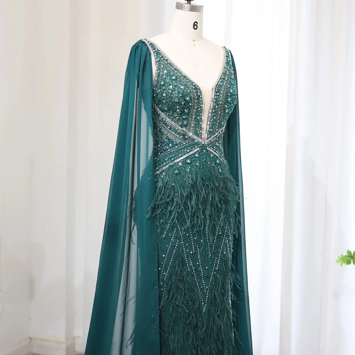 Luxury Mermaid Blue Feathers Evening Dress with Cape Sleeve Backless Prom Dresses for Women Wedding Party Gowns SS027