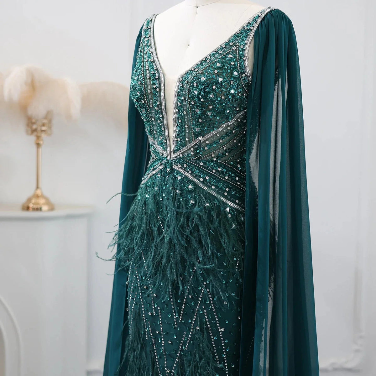 Luxury Mermaid Blue Feathers Evening Dress with Cape Sleeve Backless Prom Dresses for Women Wedding Party Gowns SS027