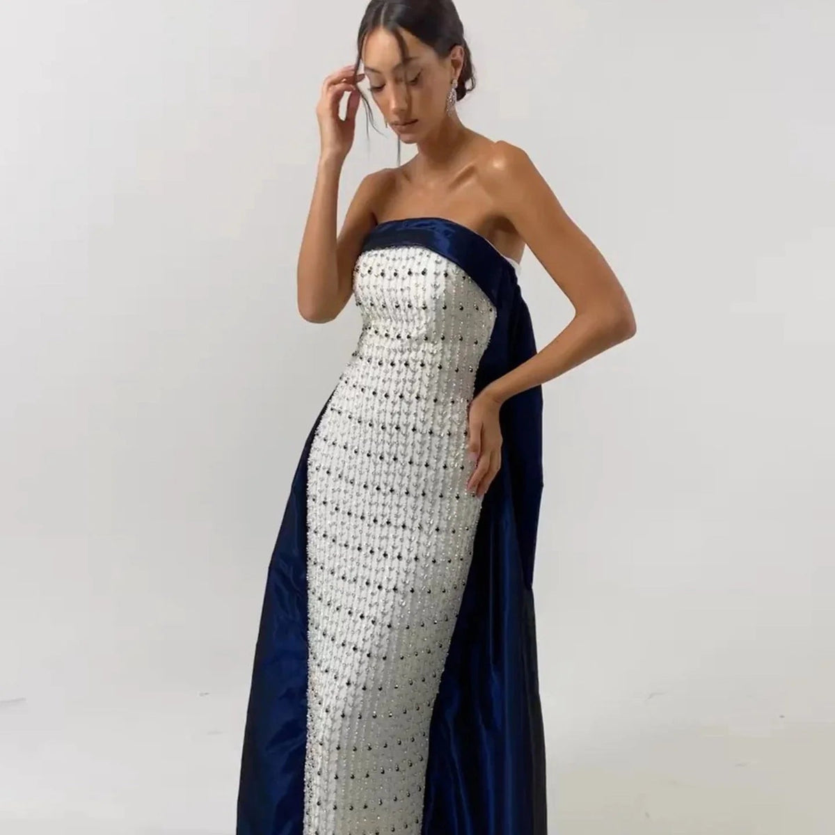 Navy Blue White Strapless Luxury Dubai Evening Dresses with Cape Midi Arabic Women Wedding Party Gowns 2024 SS422