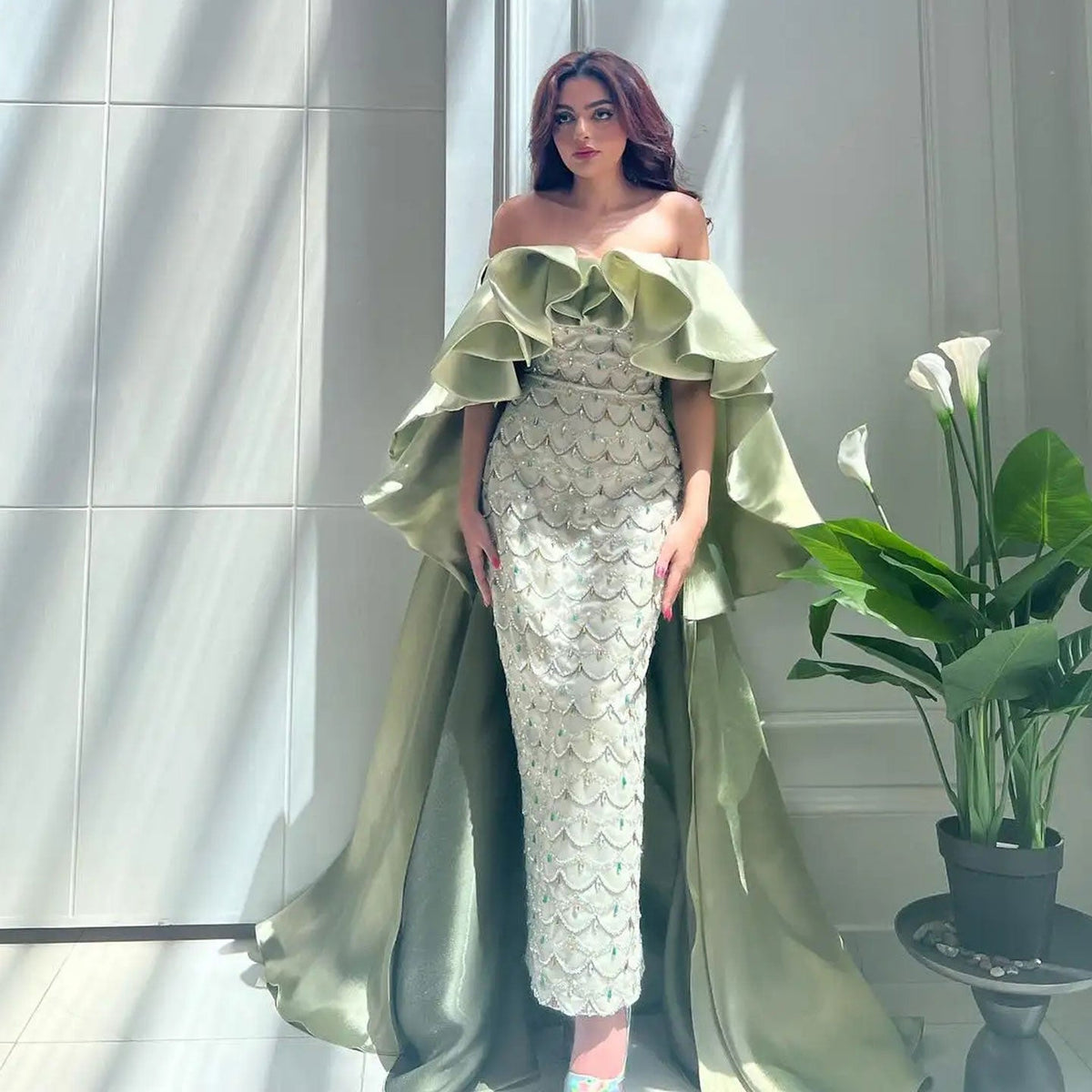 Saudi Arabia Sage Green Luxury Dubai Evening Dresses with Cape Lilac Beaded Women Wedding Party Dress SS383