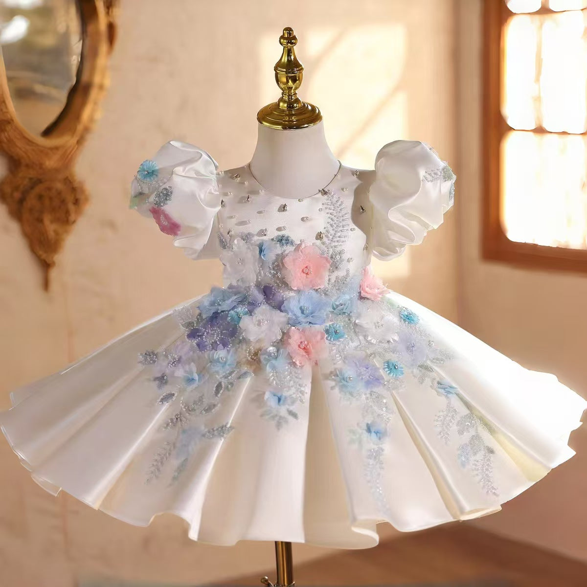 Luxury White Girl Dress Beaded Flowers Princess Birthday Gown J841