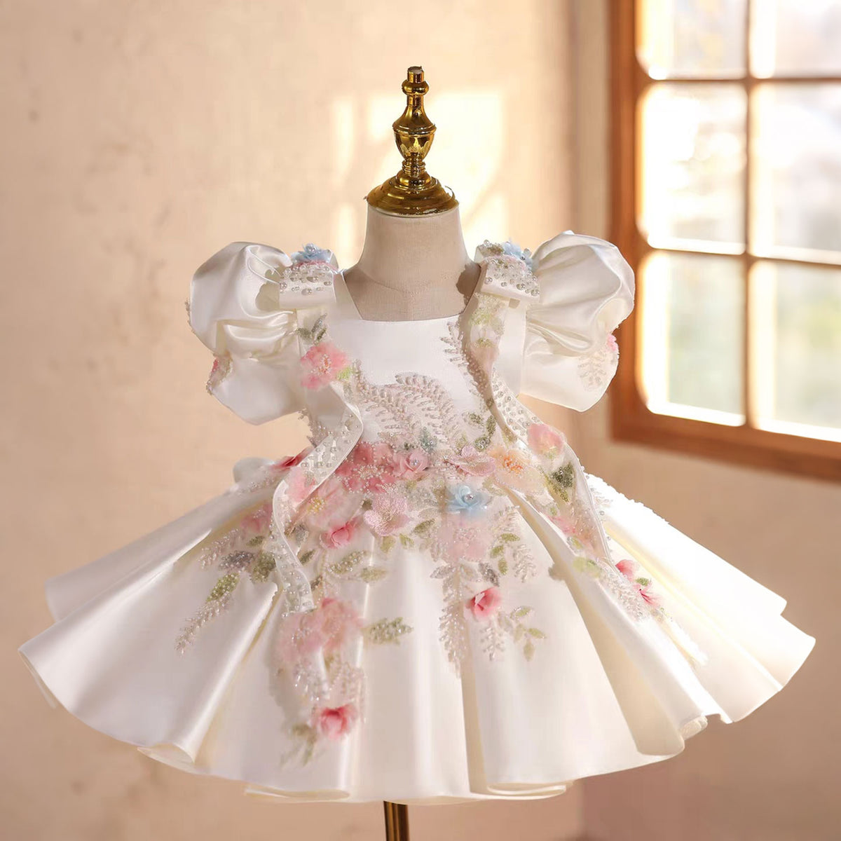 Luxury White Girl Dress Beaded Flowers Princess Birthday Gown J840