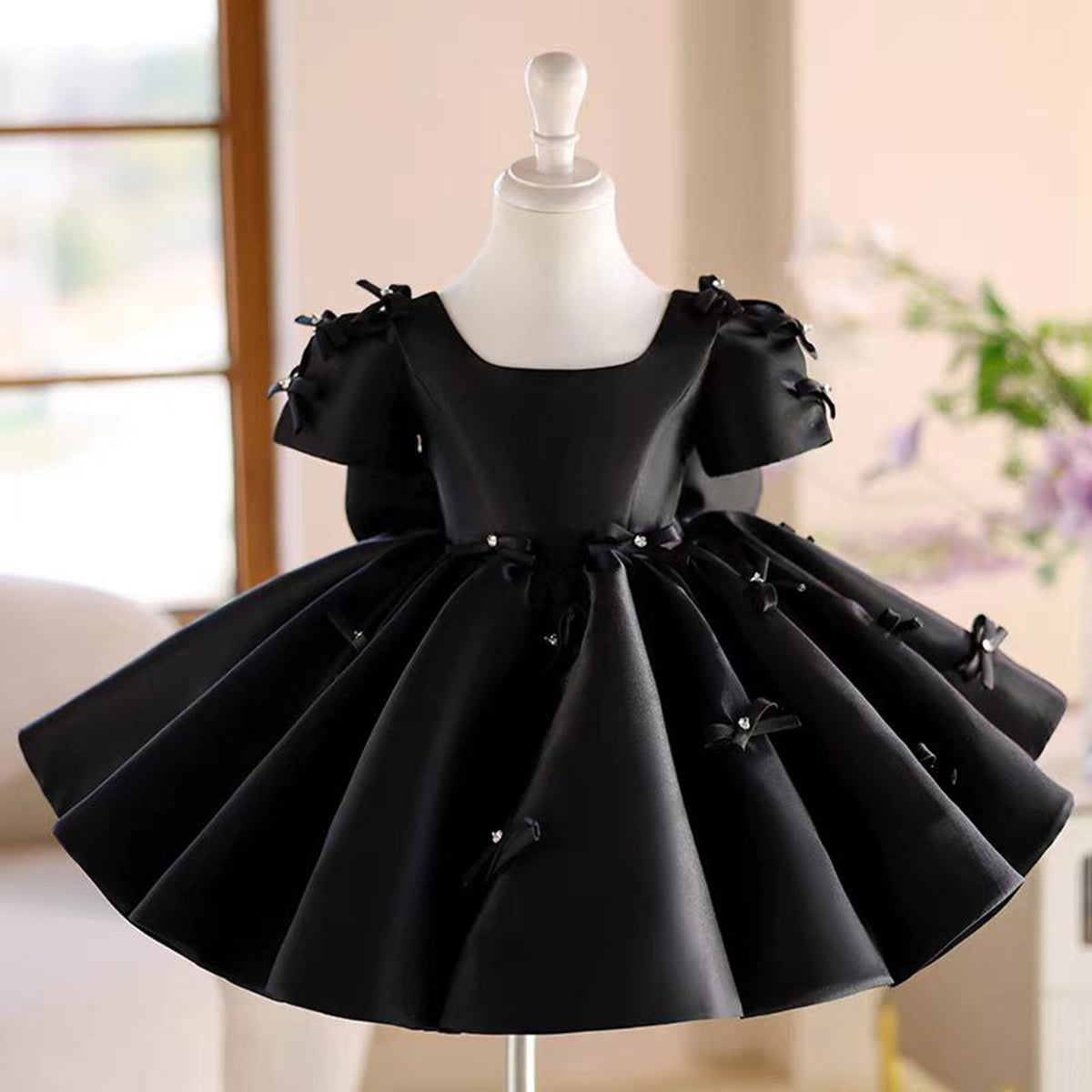 dreamy birthday dress Every princess deserves a dreamy birthday look! Dress your little one in elegance, sparkle, and charm for her big day. #PrincessDress #KidsChocolate #BirthdayOutfit #GirlsFashion #CuteKidsStyle