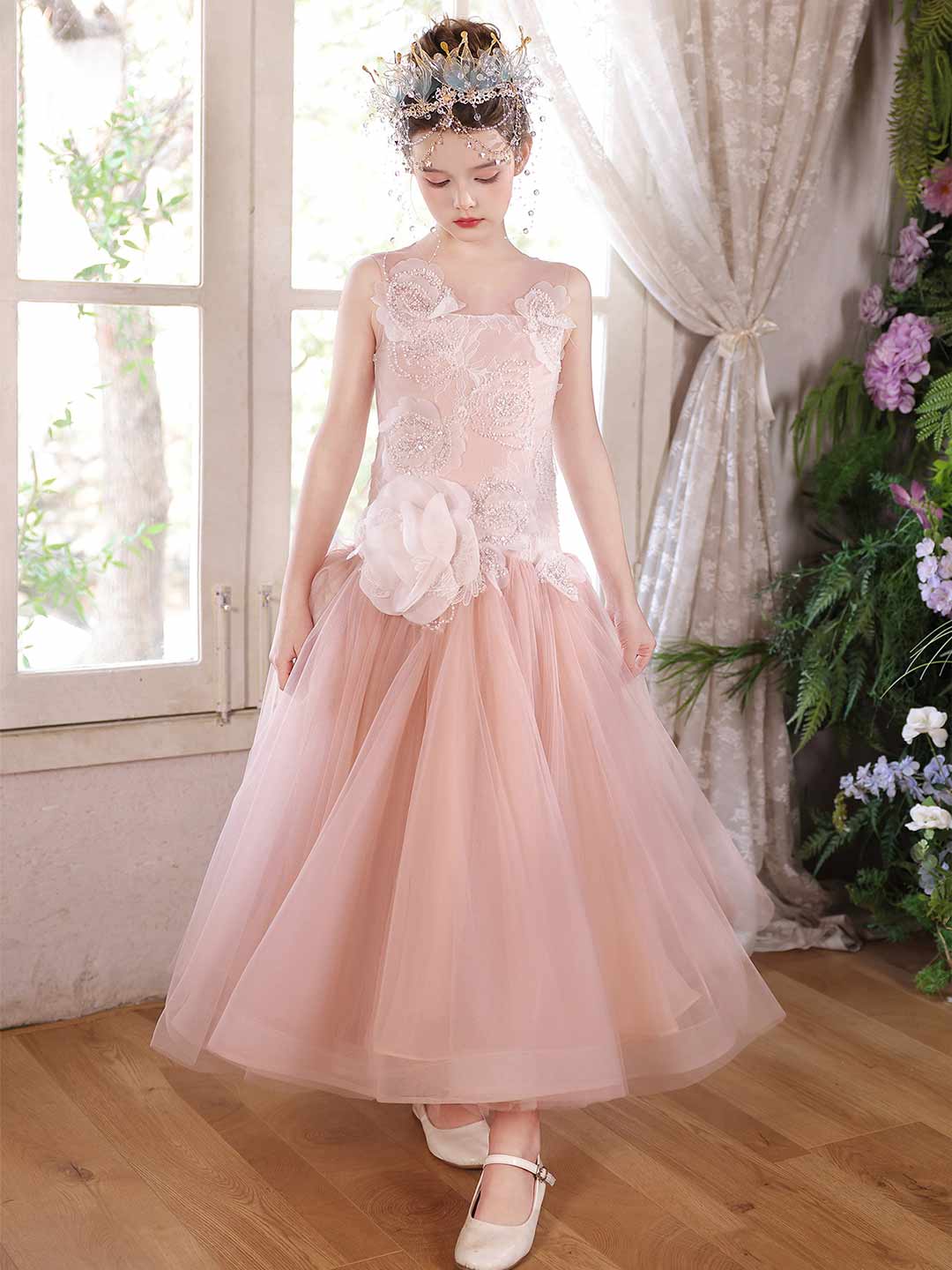 J119 tulle skirt detail