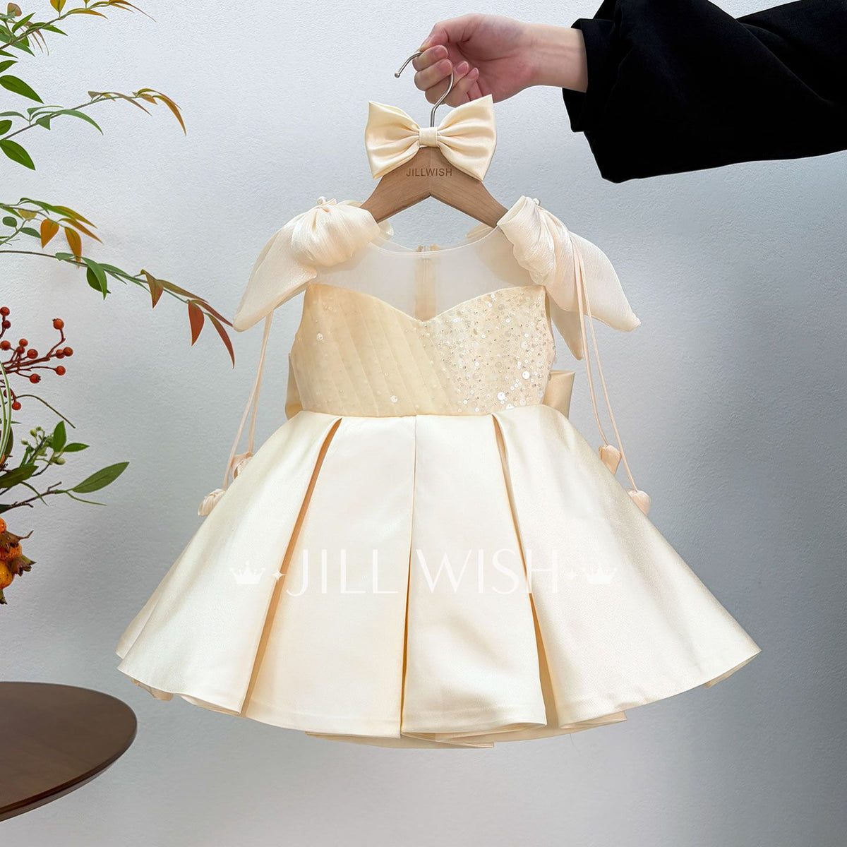 Champagne Flower Girl Dress with Bow and Pearl Birthday Party Prom J582