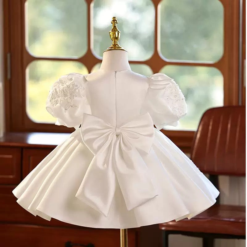 Jill White Girl Dress Embellished Pearl Necklace Ball Gown J423