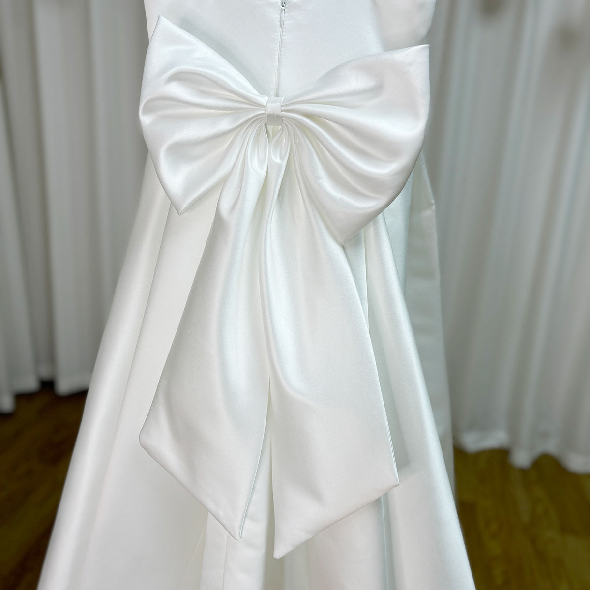 Jill Wish Elegant White Flower Girl Dress with Bow Satin Ball Gown J205