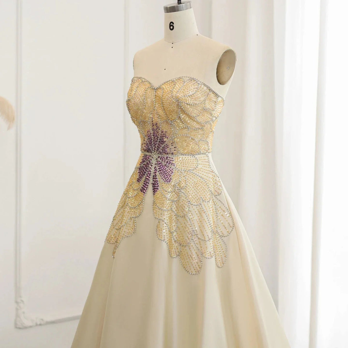 Luxury Beaded Butterfly Beige Evening Dresses for Women Wedding 2024 Elegant Sweetheart Satin Prom Party Gowns SS467