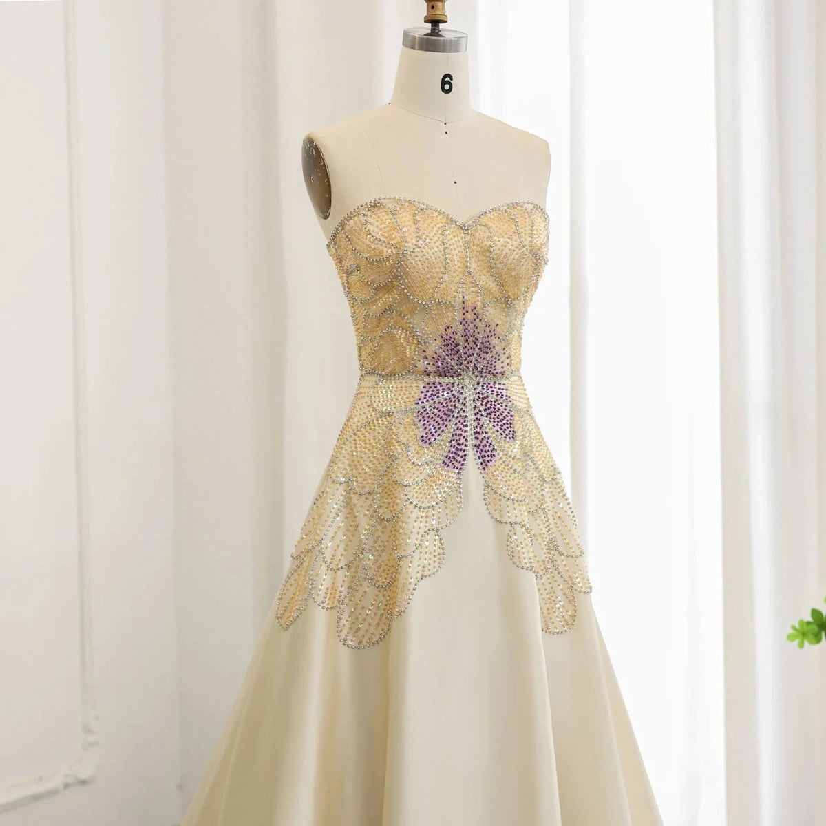 Luxury Beaded Butterfly Beige Evening Dresses for Women Wedding 2024 Elegant Sweetheart Satin Prom Party Gowns SS467