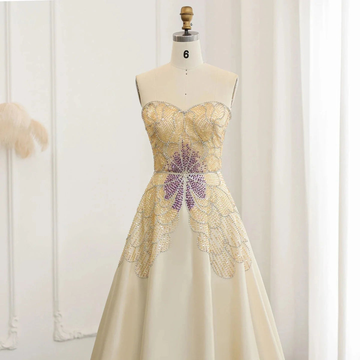 Luxury Beaded Butterfly Beige Evening Dresses for Women Wedding 2024 Elegant Sweetheart Satin Prom Party Gowns SS467