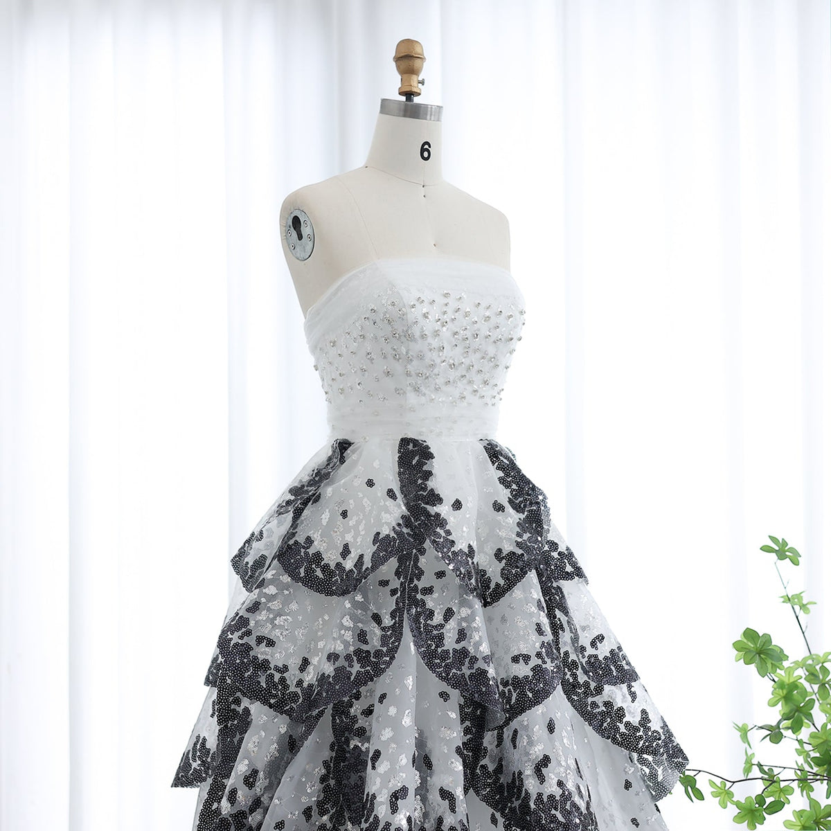 Luxury Black and White Ball Gown Dubai Evening Dress SS290