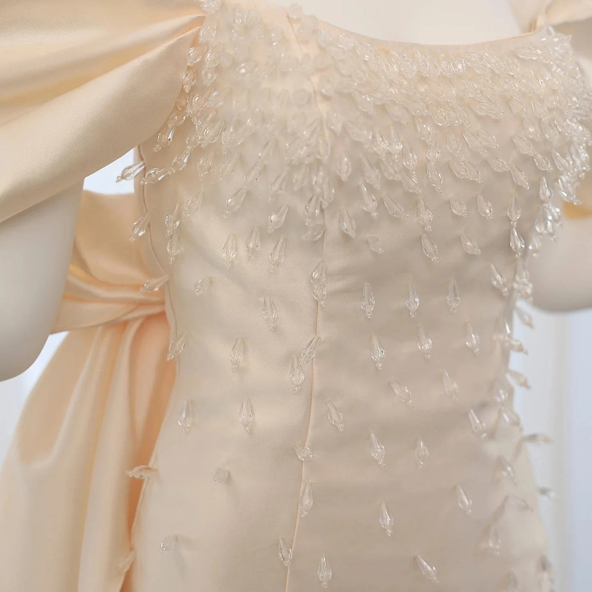 Luxury Crystal Beige Dubai Evening Dresses with Cape Sleeves Overskirt Arabic Women Wedding Formal Party Gowns SS426