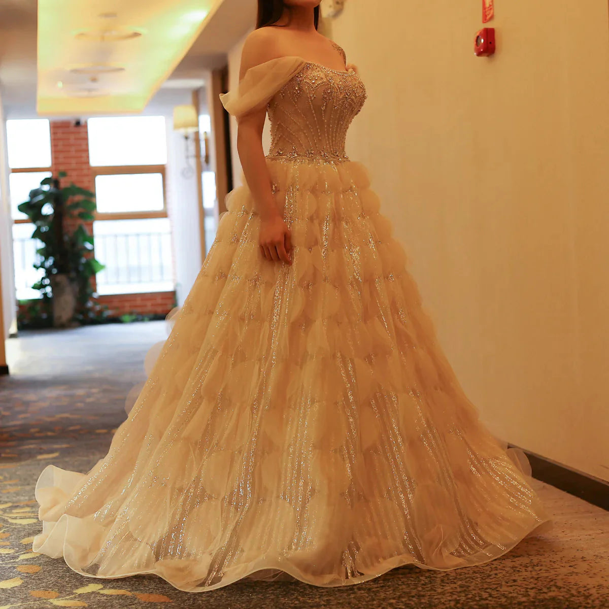 Luxury Crystal Princess Ball Gown Blush Pink Ruffles Evening Dress for Women Wedding Engament Party Dress SS533
