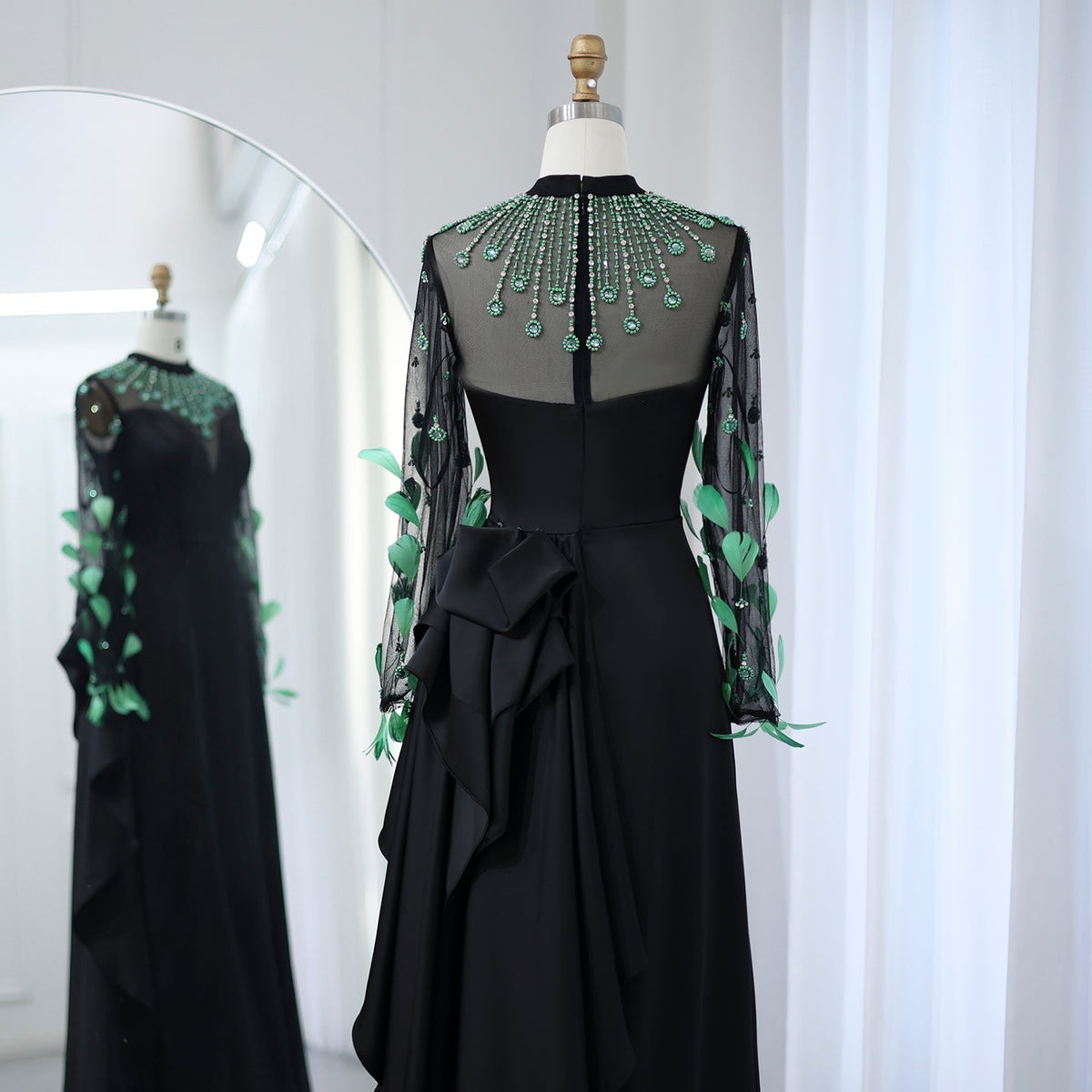 Luxury Dubai Emerald Green Feathers Black Evening Dress Long Sleeves Saudi Arabia Women Formal Party Gowns SS457
