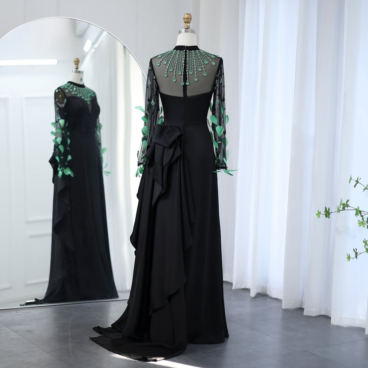 Luxury Dubai Emerald Green Feathers Black Evening Dress Long Sleeves Saudi Arabia Women Formal Party Gowns SS457