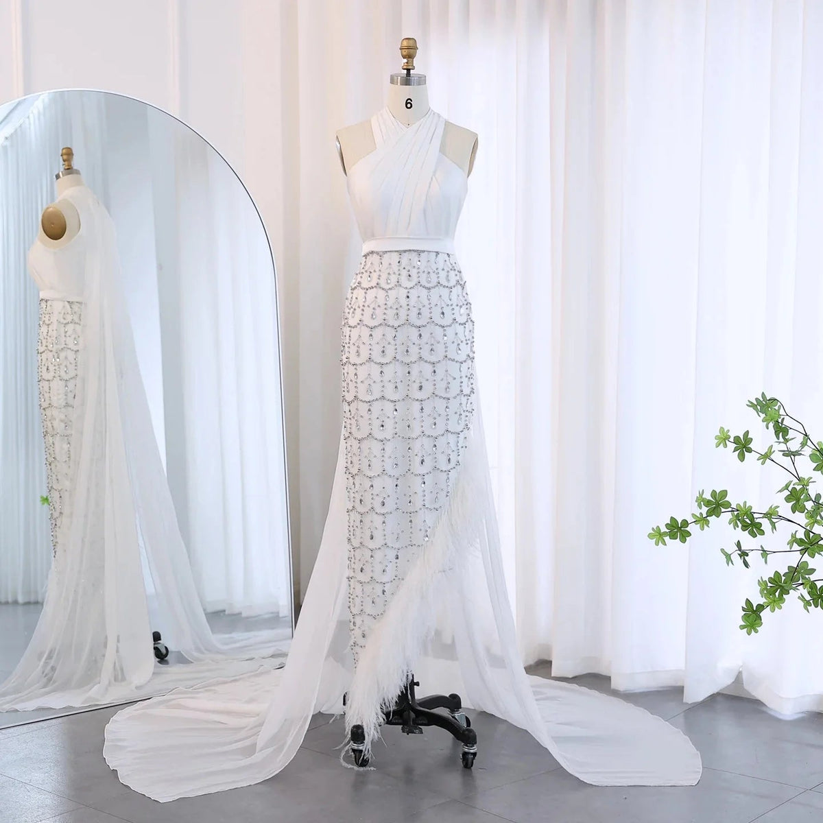 Luxury Dubai Feather White Mermaid Evening Dress with Cape Halter 2024 Arabic Women Wedding Prom Party Gowns SS350