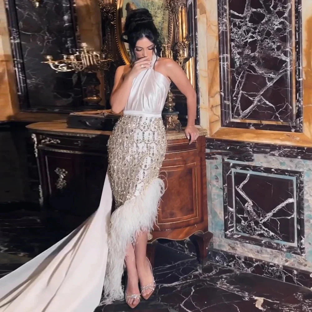 Luxury Dubai Feather White Mermaid Evening Dress with Cape Halter 2024 Arabic Women Wedding Prom Party Gowns SS350