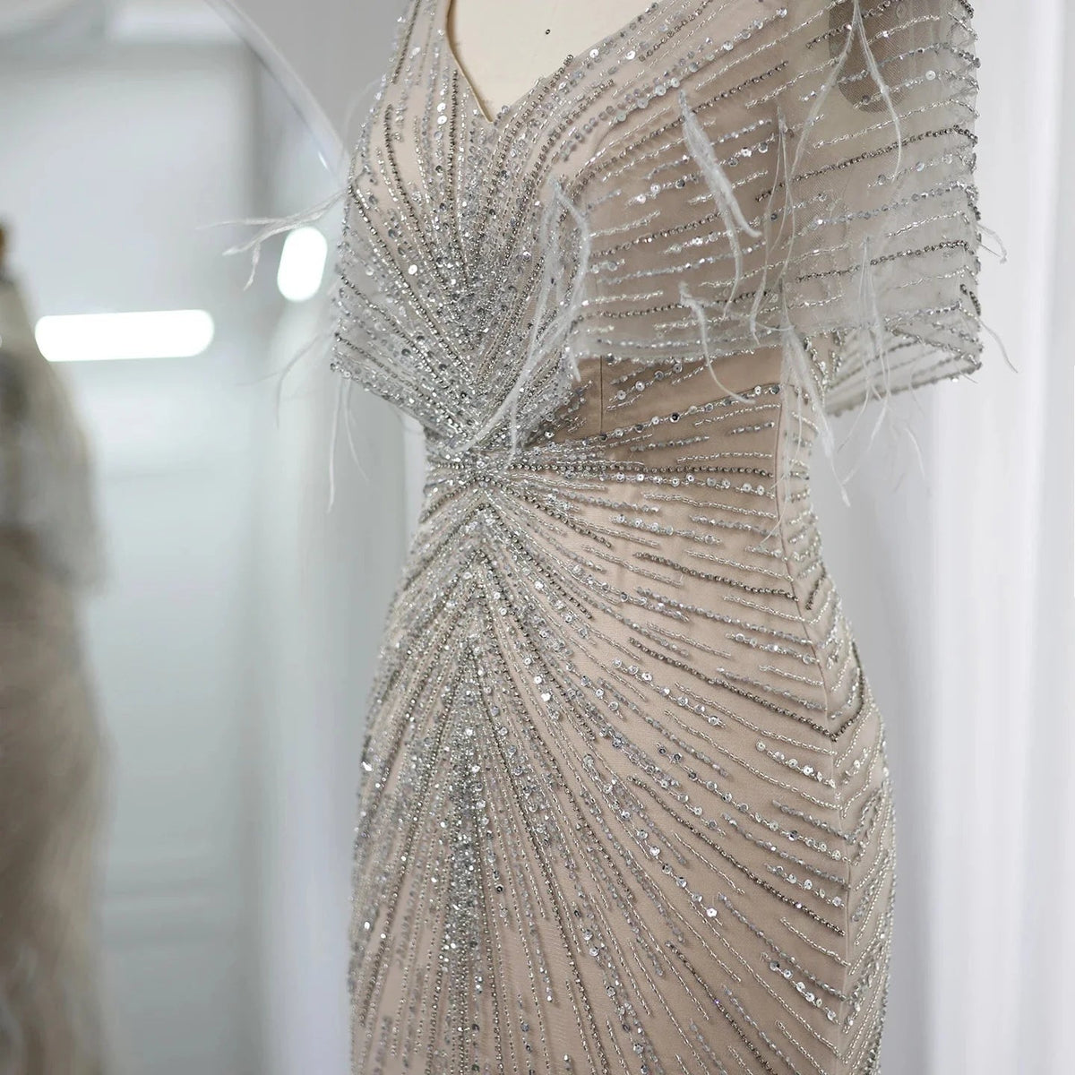Luxury Dubai Feathers Khaki Mermaid Evening Dresses 2023 Elegant for Woman Wedding Party Gowns Cape Sleeves SS210